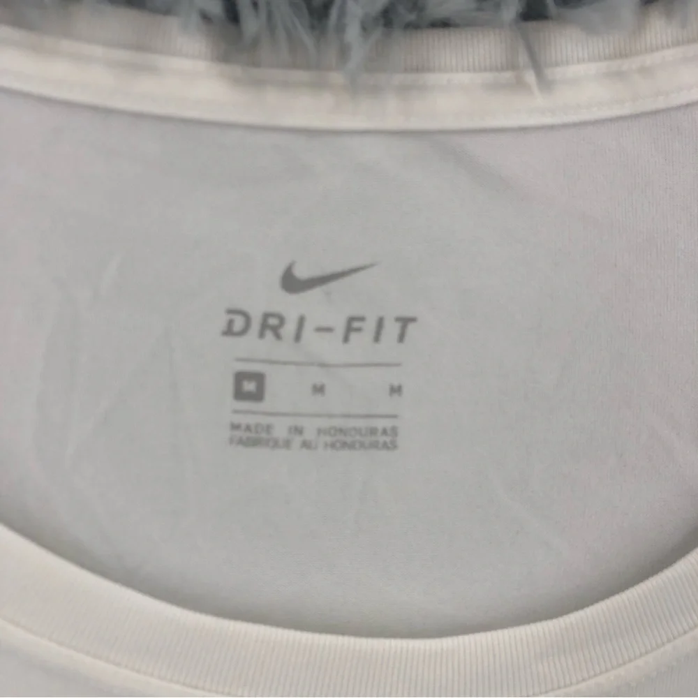 Nike women’s medium